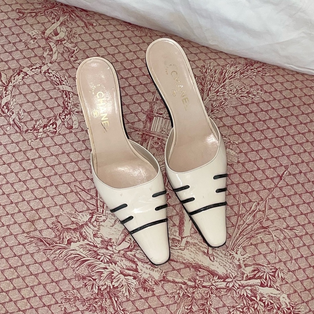 Vintage 90s Chanel White & Black Patent Mules